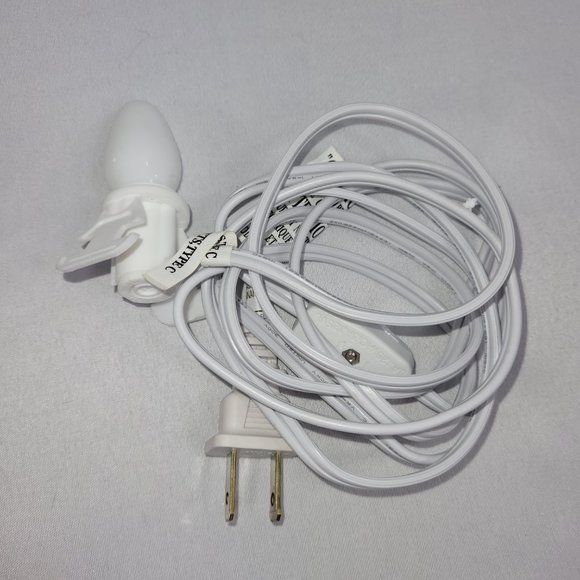 Lemax Signature 2010 Village Christmas Lighted Building Cedar Creek Outfitters - Picture 8 of 8